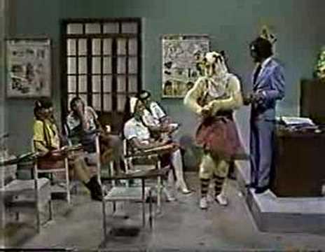 La carabina de ambrosio - La Escuelita - Chabelo llega tarde