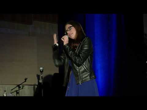 Bianca Milea – Mai stai