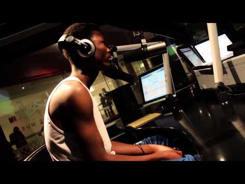 Dwayne Hurts Twerk it All At Yarona FM Scramble For Africa