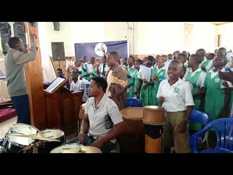 Gloria in Excelsis Deo - Song by Bombo mixed primary school