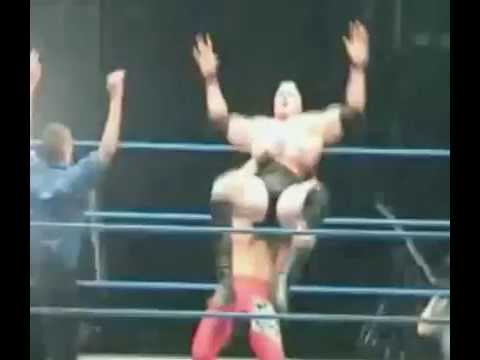 Brock Lesnar vs. Chris Benoit - WWE Live Seoul, Korea December 4, 2003 - House Show FanC