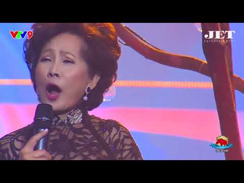 Thể hiện bởi Phương Dung
