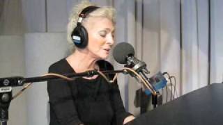Judy Collins &quot;Suzanne&quot; Live on Soundcheck