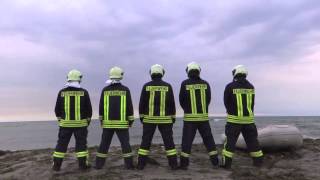 preview picture of video 'Cold Water Challenge 2014 Feuerwehr Prerow'