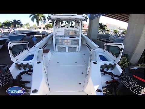 Solace Boats: 2020 345 Center Console
