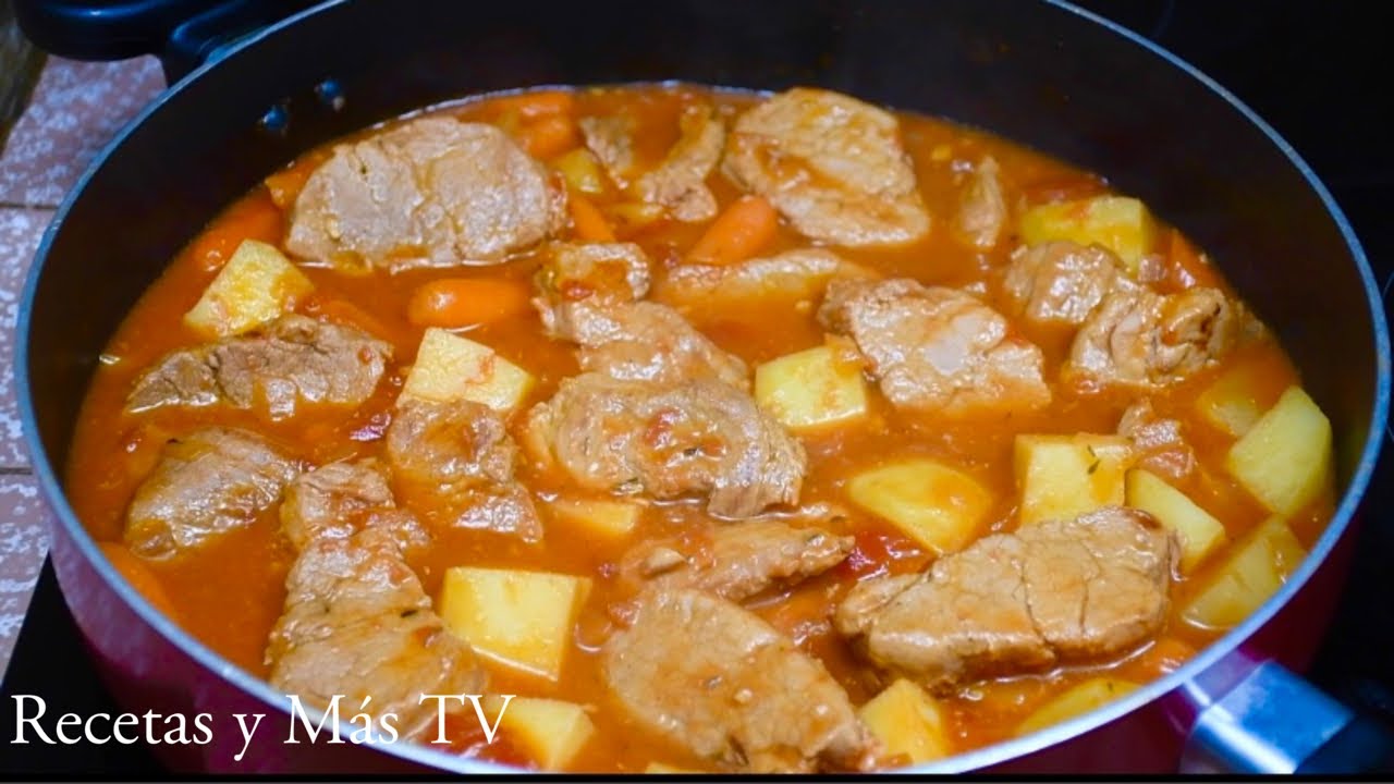 Sabroso Estofado de cerdo con verduras jugoso y fácil de hacer