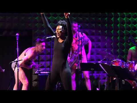 The Skivvies and Kissy Simmons - Booty Medley