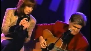 Patty Loveless &amp; Ricky Skaggs — &quot;How Can I Help You Say Goodbye&quot; — Live