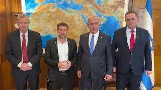 הממשלה אישרה את תוכנית ההטבות המקיפה למשרתי המילואים ״מי שמשרת - מקבל״ (עדכוני משרד ראש הממשלה) - התמונה מוצגת ישירות מתוך אתר האינטרנט יוטיוב. זכויות היוצרים בתמונה שייכות ליוצרה. קישור קרדיט למקור התוכן נמצא בתוך דף הסרטון