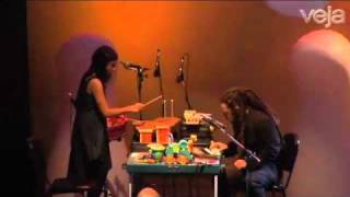 Pato Fu toca "Sonífera Ilha"