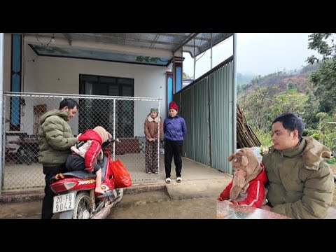 Duyen and Mrs. Thuy were very surprised when the baby's father came to pick him up.