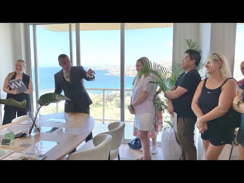 Eastern Suburbs Auction: 21/23 Baden St, Coogee - Nick Simitzis/Shane Vincent/Belle