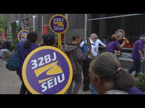 Union members rally in Downtown Pittsburgh, say a building's ...