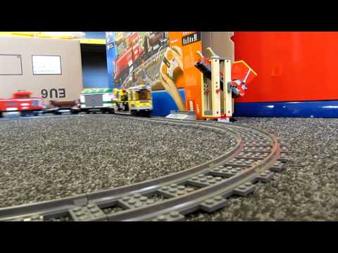 Vidéo LEGO City 3677 : Train de marchandises rouge