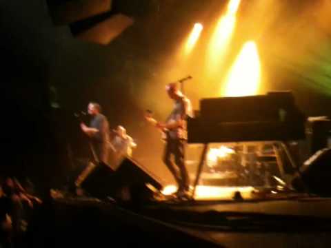 Cold War Kids - Hang Me Up to Dry