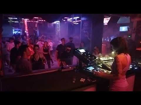 Carrie Palmer @metro dance club  32 aniversario