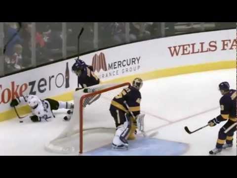 Drew Doughty crosscheck boarding on Alex Goligoski [HD].mpg