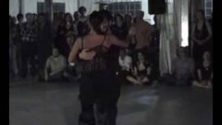 Bruno Tombari y Mariangeles Caamano - Estampa de varon