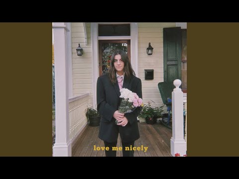 Download Avery Lynch - Love Me Nicely MP3