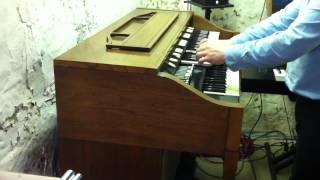 Hammond L-112 Spinnet - What To Know & Where To Buy | Equipboard