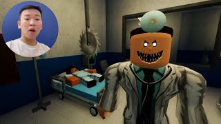 CAN WE ESCAPE ESCAPE DOCTOR DAVID In ROBLOX!? (SCARY OBBY)