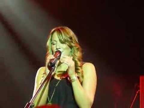 Colbie Caillat - Turn Your Lights Down Low (f Justin Young)