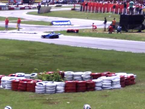 olha o X do schumi no rubinho.AVI