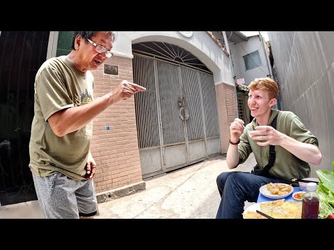 My Vietnamese Uncle can't believe it when I eat his traditional food like this 🇻🇳