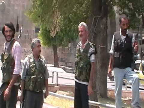 انتشار مقاتلي كتيبة فجر حلب في منطقة باب الحديد في مدينة حلب بعد السيطرة عليها