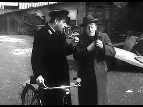 Totò e Marcellino (1958) - L'arrivo di Gaetano a casa