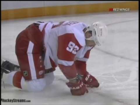 Franzen gets leveled by Murray vs San Jose WCSF 05-09-2010