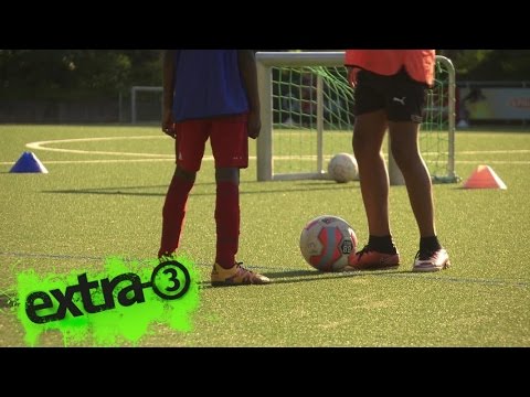 Realer Irrsinn: Kunstrasen-Posse in Hamburg-Ottensen | extra 3 | NDR