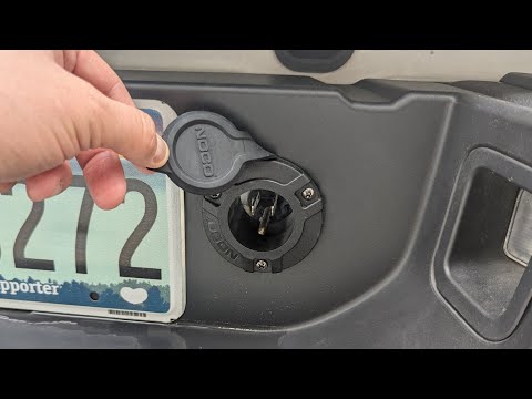 NOCO Genius 2D Direct-Mount Battery Maintainer install with port on Jeep Gladiator for Shore Power