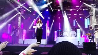 Jenni Vartiainen - Nettiin [JS16 Remix] (LIVE) - Helsingin Narikkatorilla.