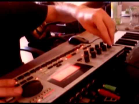 Paul Schulleri - Elektron Machinedrum Tweaking!