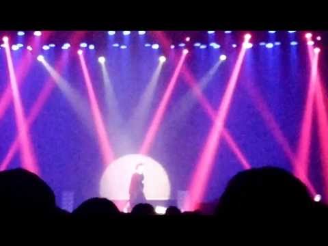 131020 VIXX 1st Global Showcase 2013 'The Milky Way'- N blindfold dance