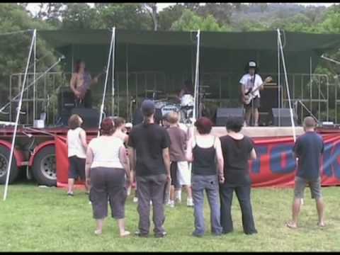 Kemblastock 2004 - Part 15 - Stone Ox