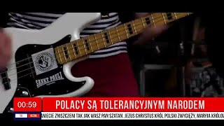 Uliczny Opryszek „Bełkot net Polska”, słowa: Marcin Kornak (Pol’and’Rock Festival, Kostrzyn nad Odrą, 1.08.2019) – kampania „Muzyka Przeciwko Rasizmowi”.