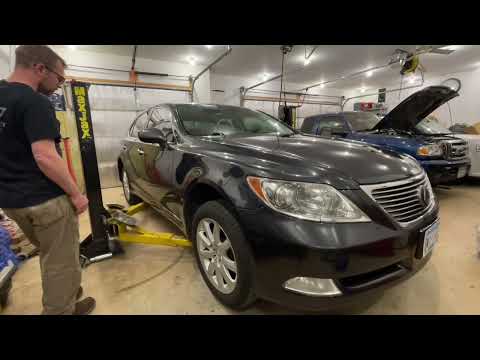 Diagnosing and replacing a bad wheel bearing in my 2007 Lexus LS460