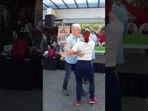 Mark Elbers - Teddy Bear (Let Me Be Your) en Don't Be Cruel.