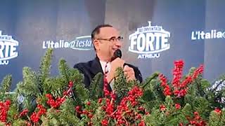 Carlo Conti alla festa Atreju ironizza: «Sono preoccupato, quest'anno poche polemiche su Sanremo»