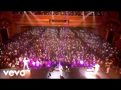 Video thumbnail for Aquí (En Vivo)