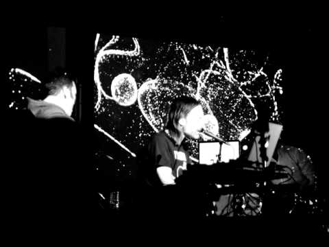 Atoms For Peace - Magic Beanz (Radio Rip)