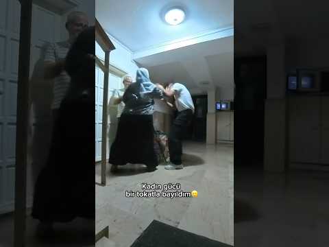 Annem bir tokatla beni bayılttı sonunu kaçırma🥲 #anne #keşfet #funny #motovlog #keşfetteyiz