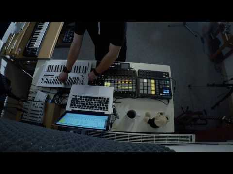 Teho - Donkey Korg (Live Studio Session) Traum V209