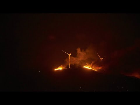 Euböa brennt: Feuerwehr und Freiwillige im Großeinsatz