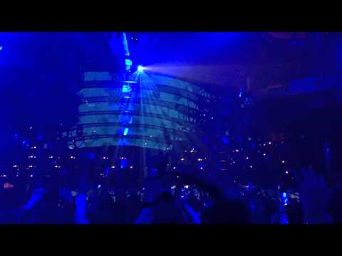 Alesso - A Sky Full Of Stars Vs. Committed To Sparkle Motion (Live Snippet)