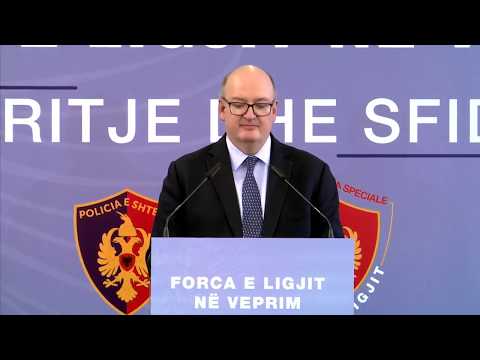 Ambasadori britanik ja thotë copë Ramës: Kokat e krimit kanë imunitet