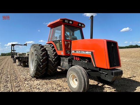 ALLIS-CHALMERS 8050 Tractor Planting Soybeans