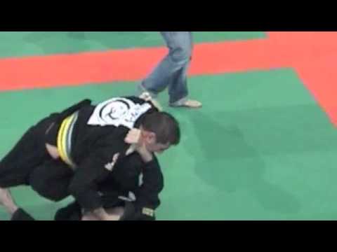 Gara Catalano Giovanni  al Torino BJJ Challenge 2012.m4v